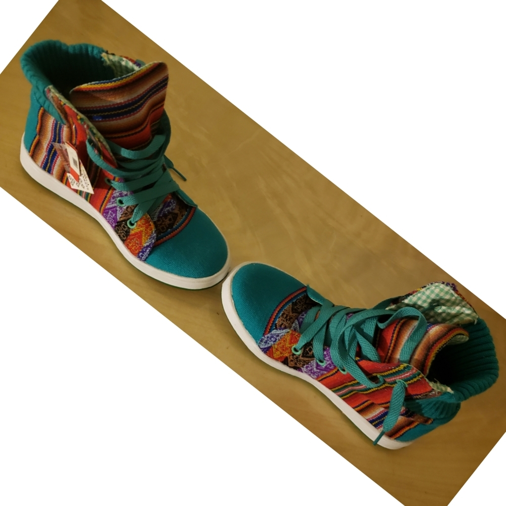 Youth Peruvian handmade sneakers